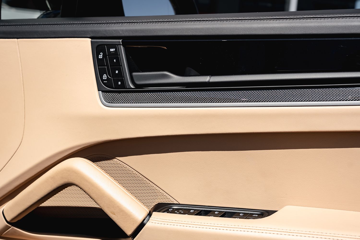 Porsche Cayenne V6 E-Hybrid Auto V6 E-Hybrid