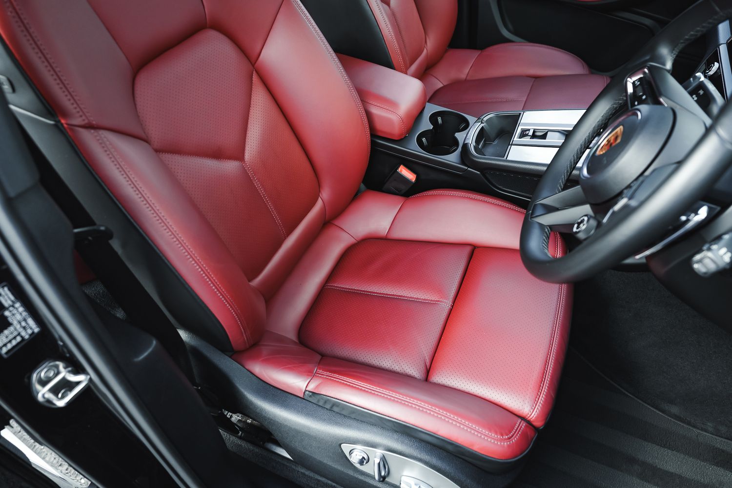 Porsche Macan Semi-Auto PDK