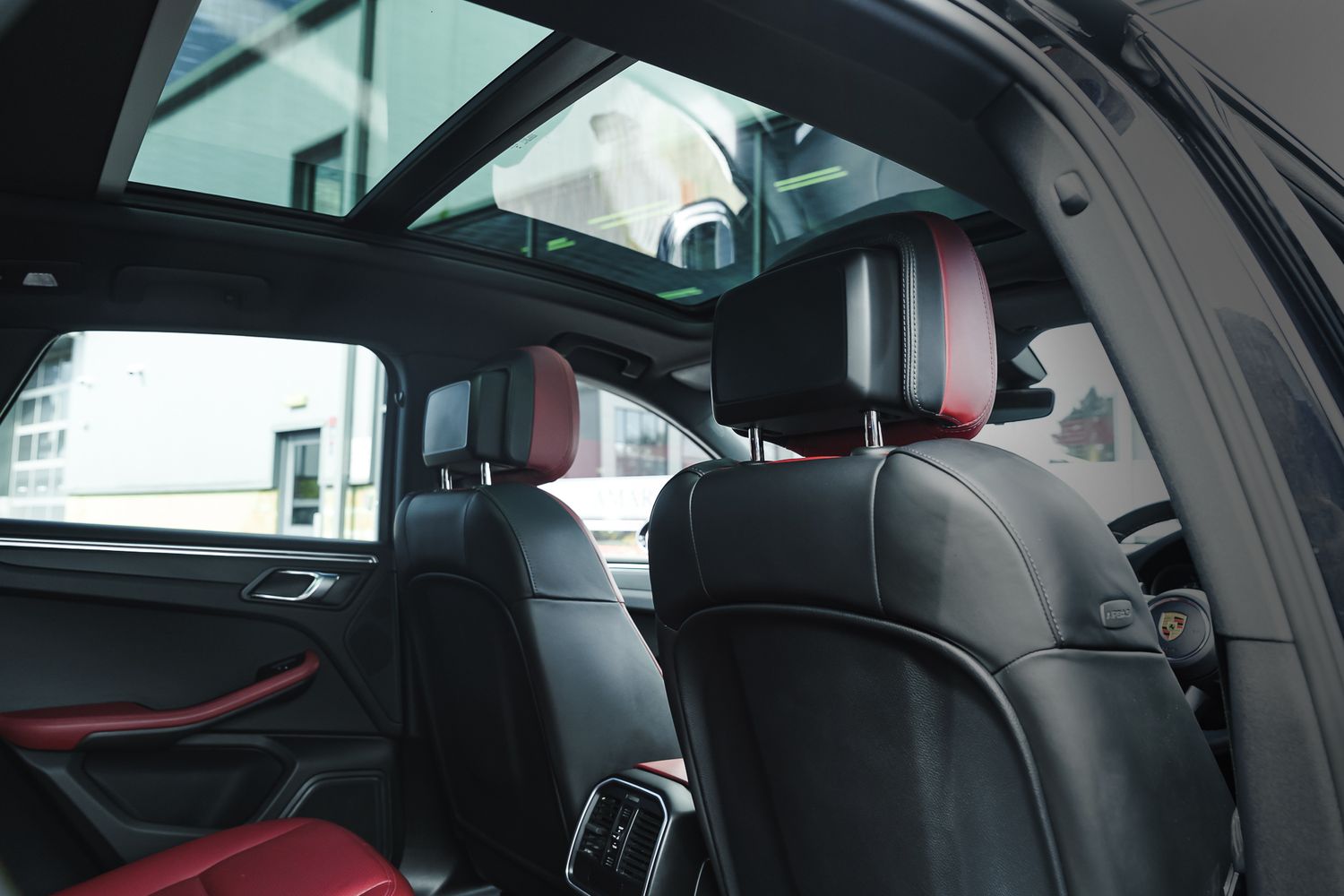 Porsche Macan Semi-Auto PDK
