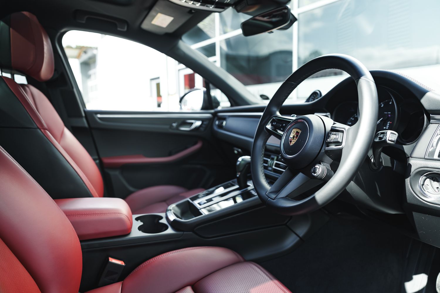 Porsche Macan Semi-Auto PDK