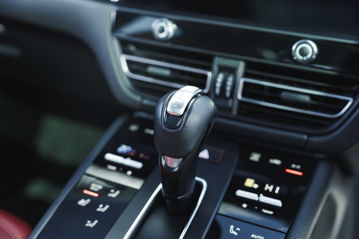 Porsche Macan Semi-Auto PDK