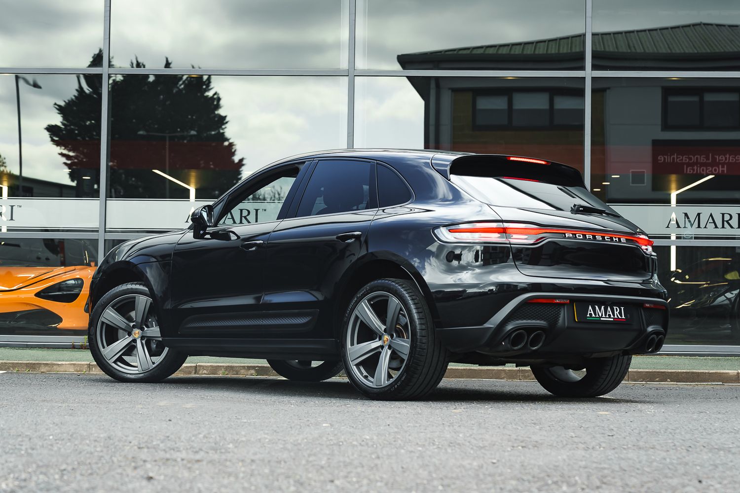 Porsche Macan Semi-Auto PDK