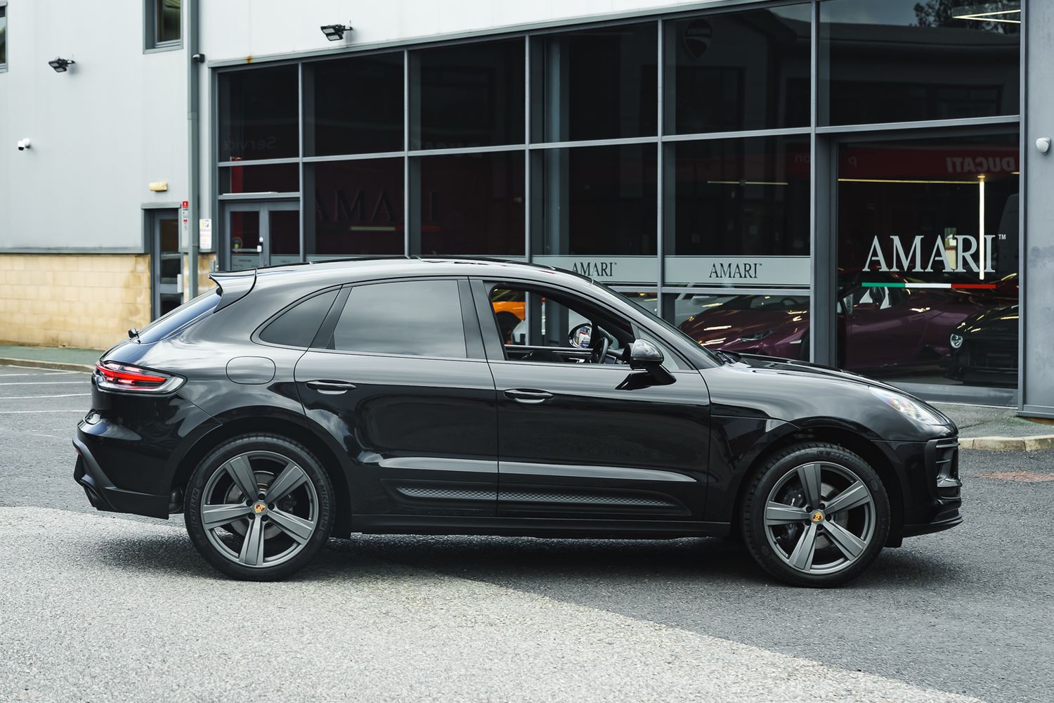 Porsche Macan Semi-Auto PDK