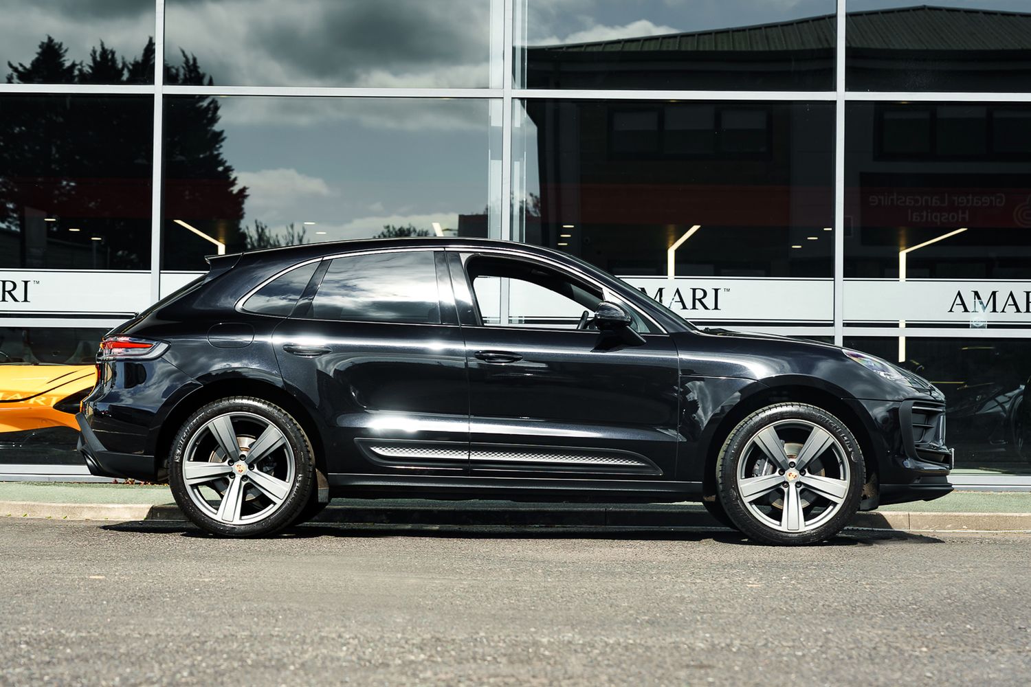 Porsche Macan Semi-Auto PDK