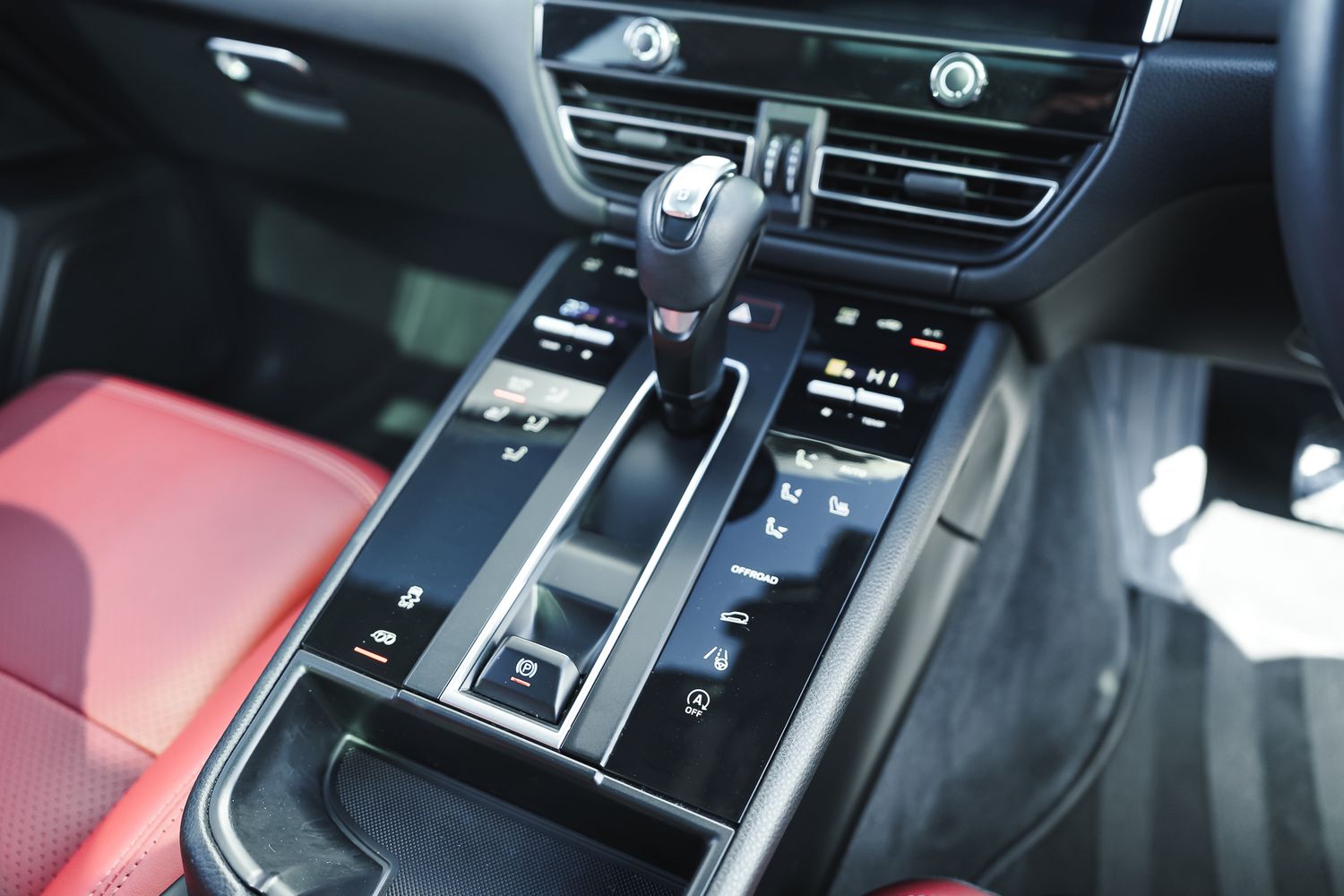 Porsche Macan Semi-Auto PDK