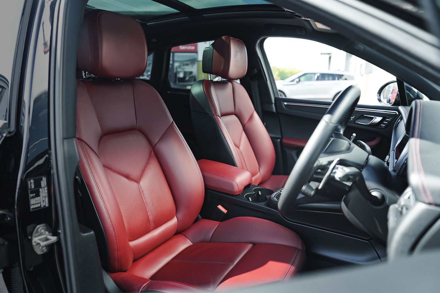 Porsche Macan Semi-Auto PDK