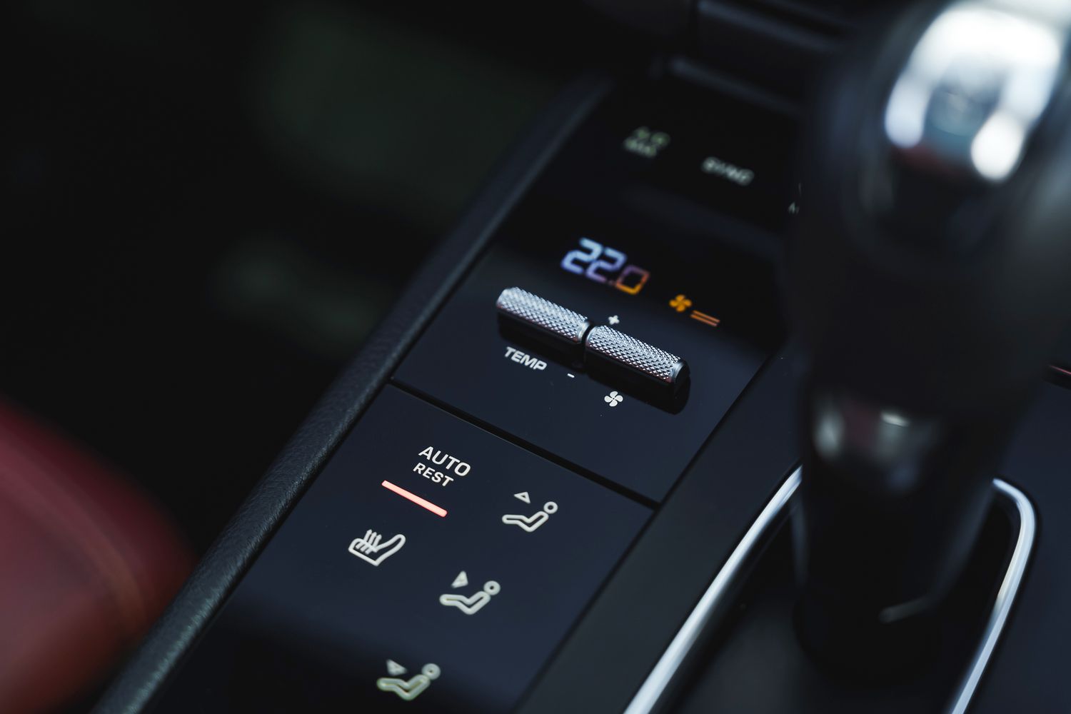 Porsche Macan Semi-Auto PDK