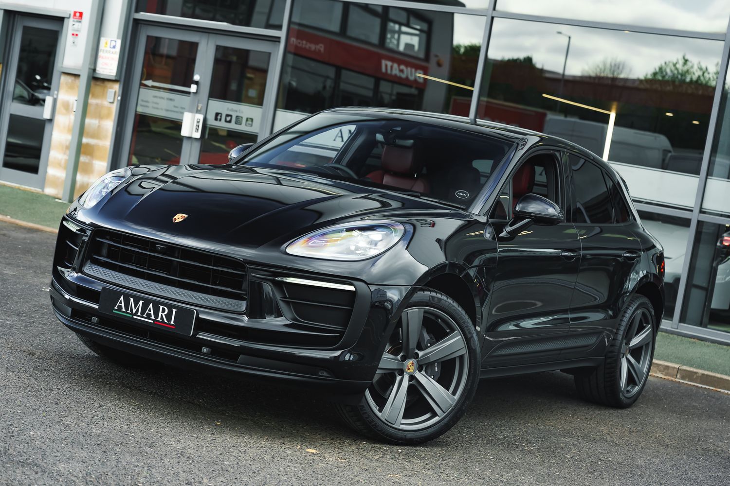 Porsche Macan Semi-Auto PDK