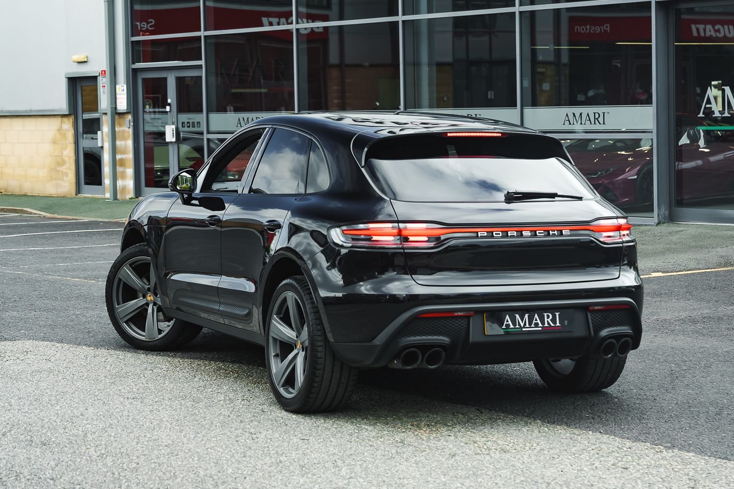 Porsche Macan Semi-Auto PDK