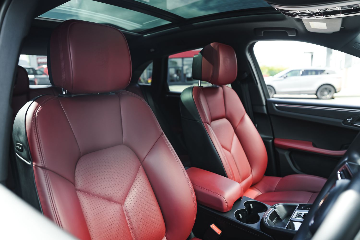 Porsche Macan Semi-Auto PDK