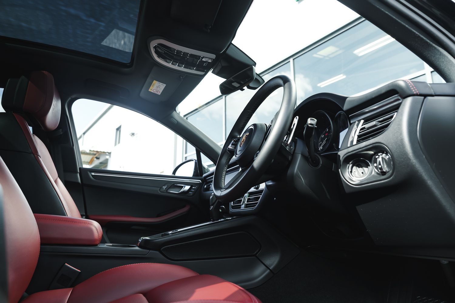 Porsche Macan Semi-Auto PDK