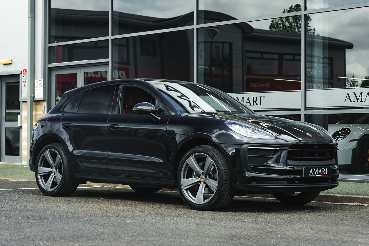 Porsche Macan Semi-Auto PDK