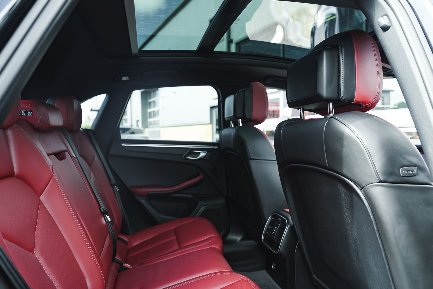 Porsche Macan Semi-Auto PDK
