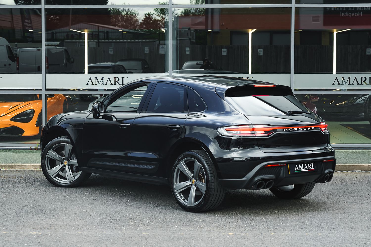 Porsche Macan Semi-Auto PDK
