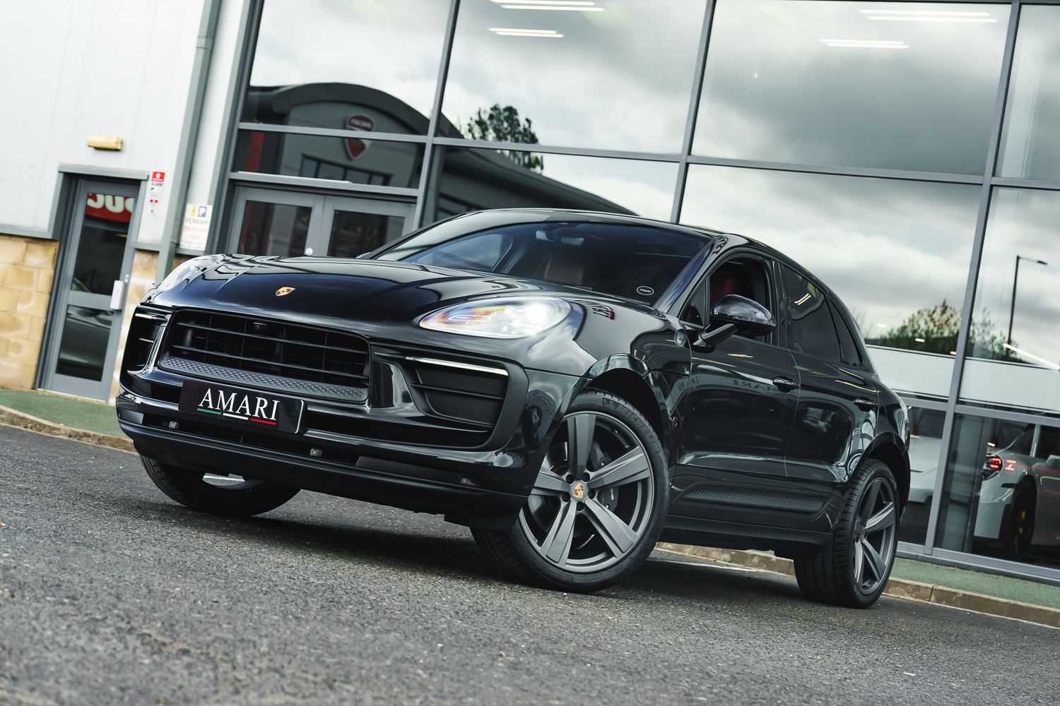 Porsche Macan Semi-Auto PDK