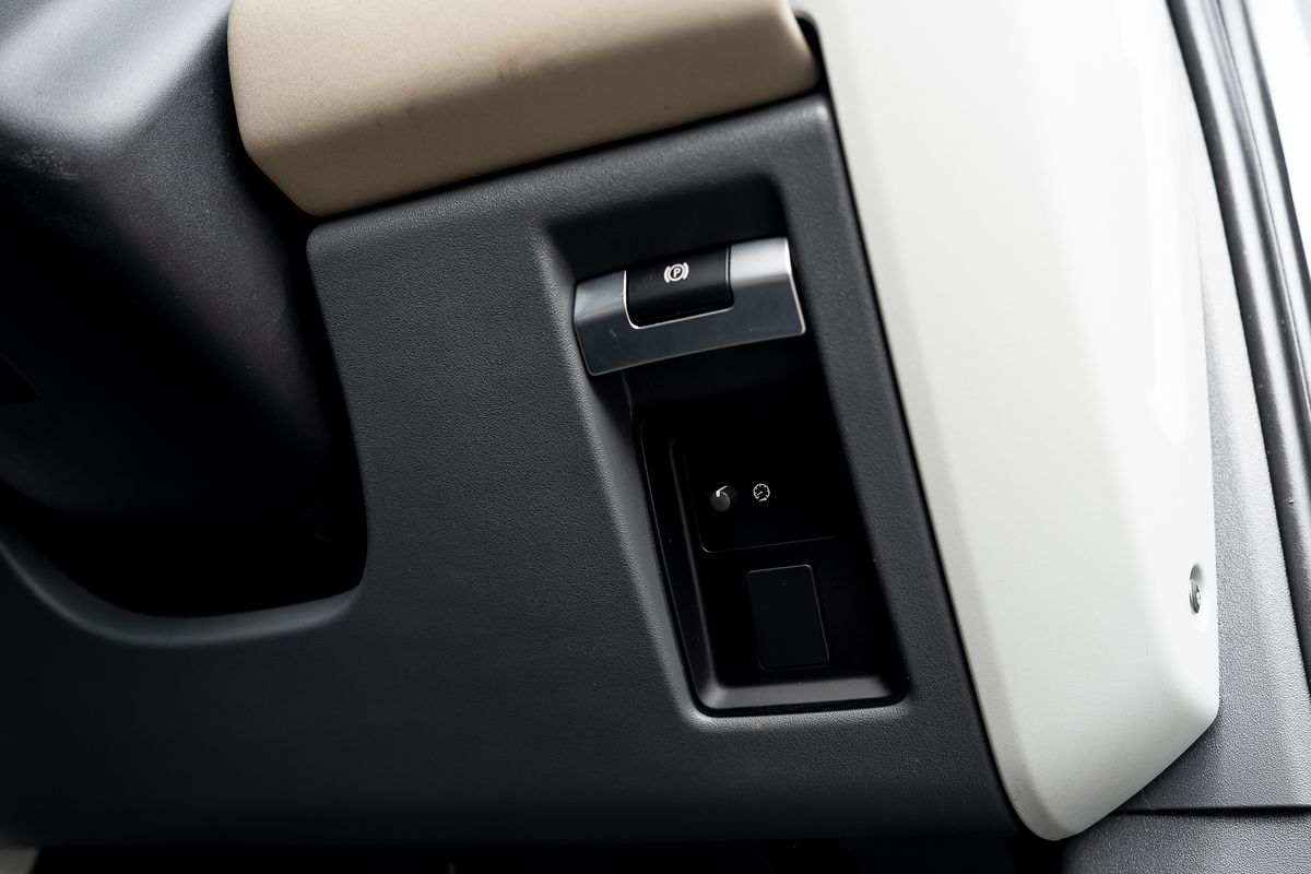LAND ROVER DEFENDER X-DYNAMIC HSE D MHEV Auto