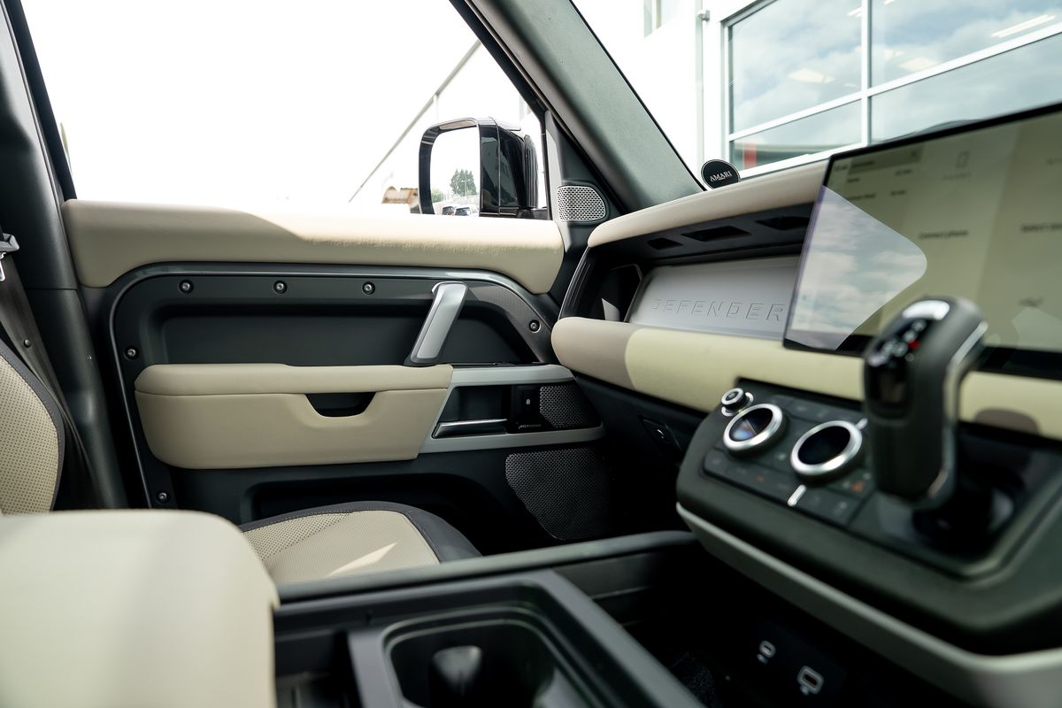 LAND ROVER DEFENDER X-DYNAMIC HSE D MHEV Auto