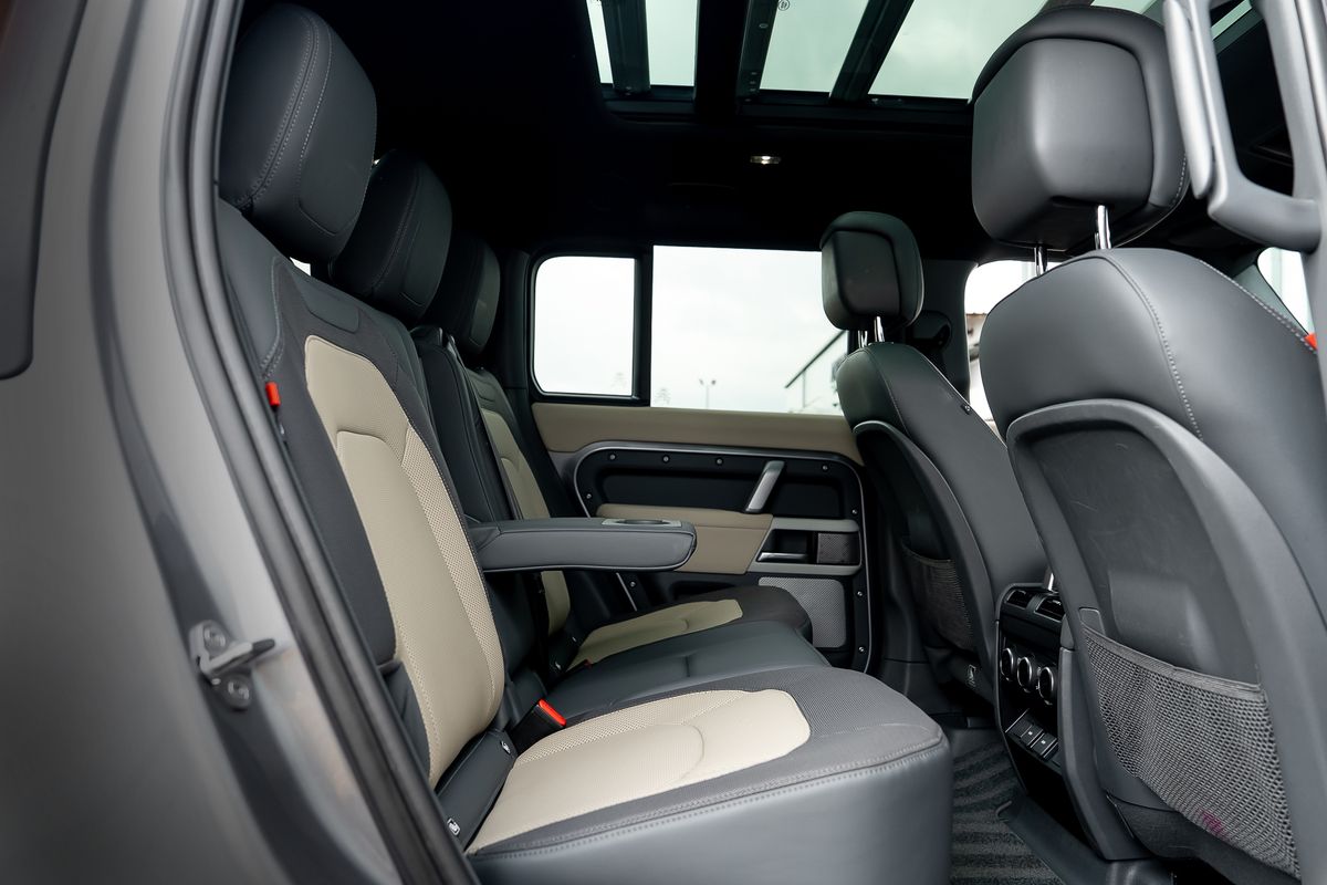 LAND ROVER DEFENDER X-DYNAMIC HSE D MHEV Auto