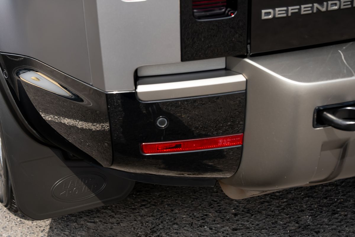 LAND ROVER DEFENDER X-DYNAMIC HSE D MHEV Auto