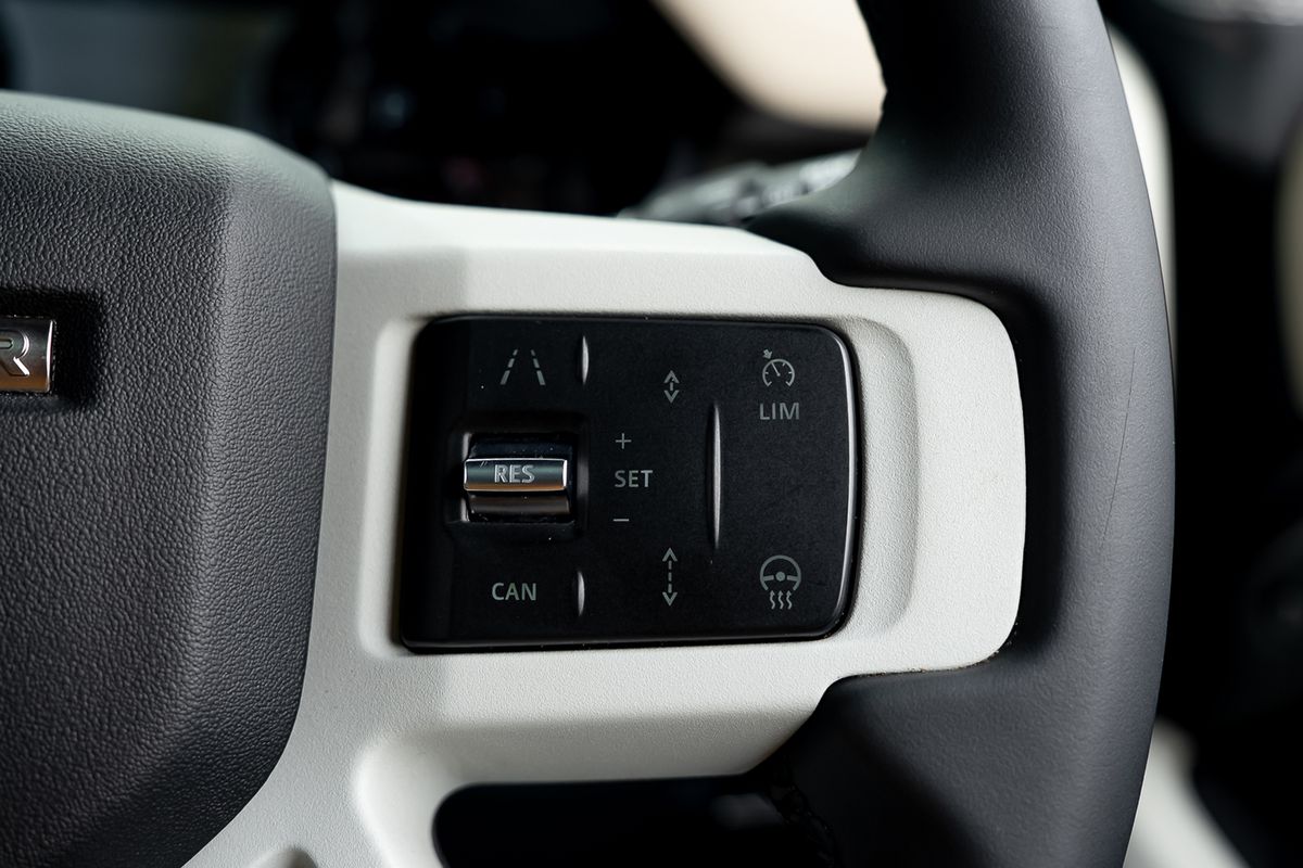LAND ROVER DEFENDER X-DYNAMIC HSE D MHEV Auto