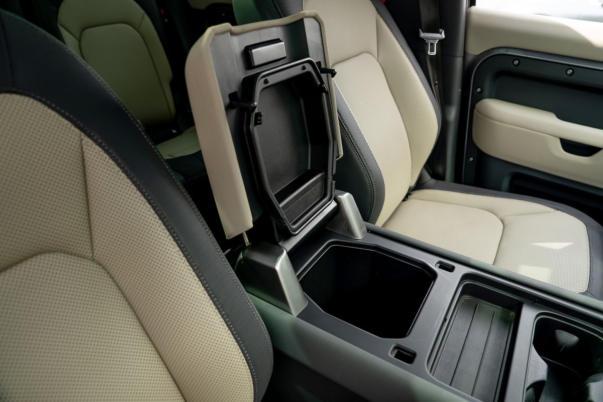 LAND ROVER DEFENDER X-DYNAMIC HSE D MHEV Auto