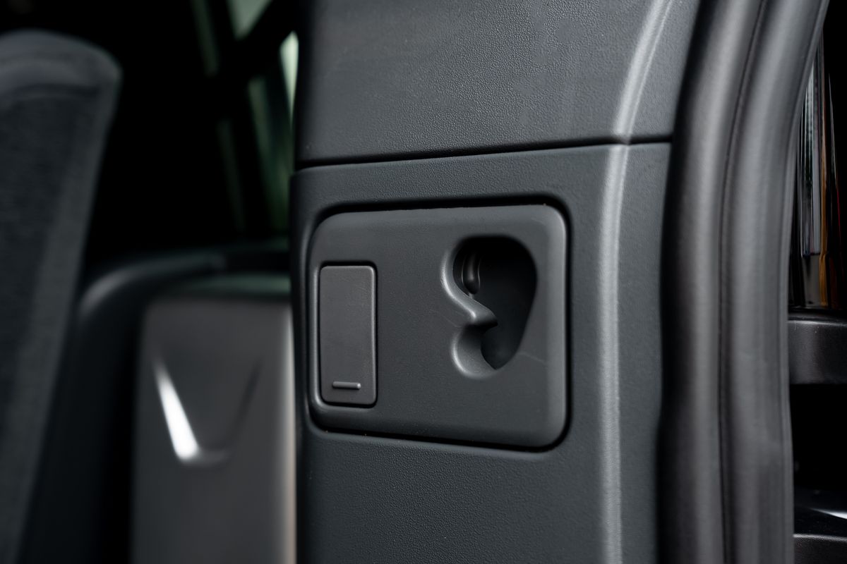 LAND ROVER DEFENDER X-DYNAMIC HSE D MHEV Auto