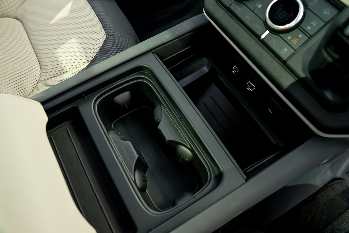 LAND ROVER DEFENDER X-DYNAMIC HSE D MHEV Auto