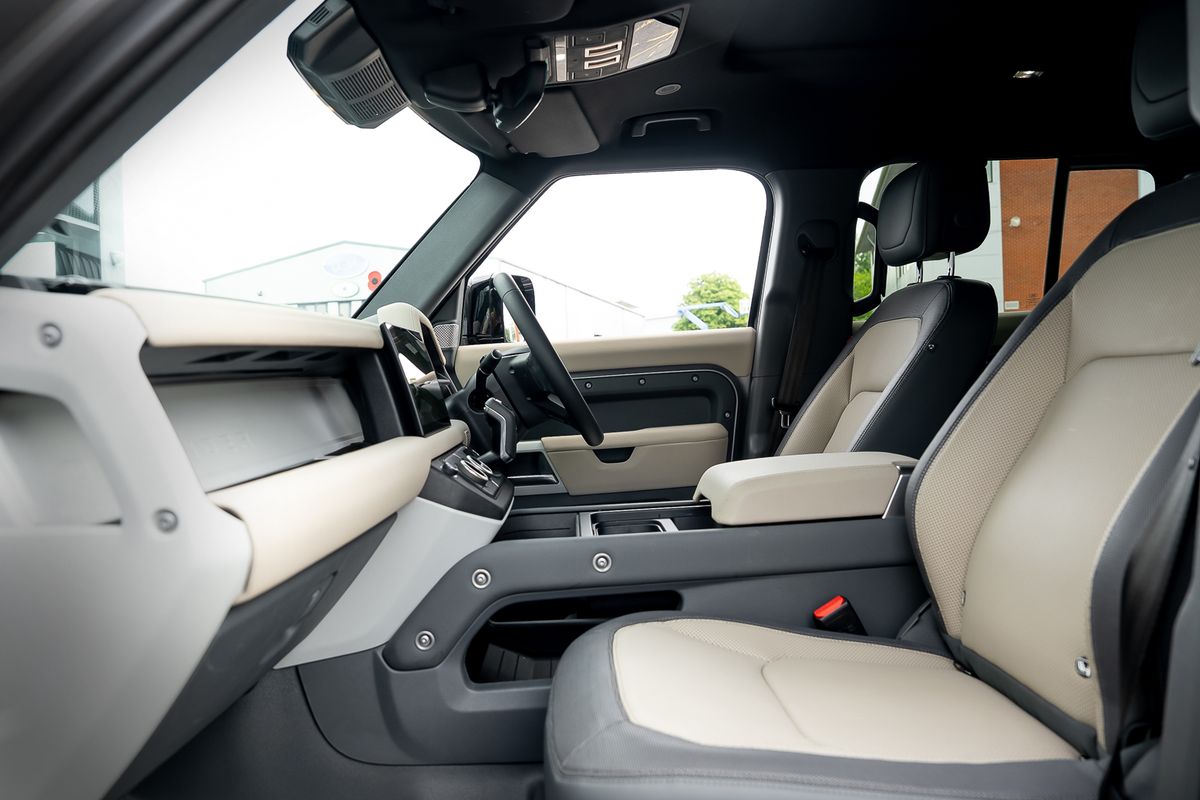 LAND ROVER DEFENDER X-DYNAMIC HSE D MHEV Auto