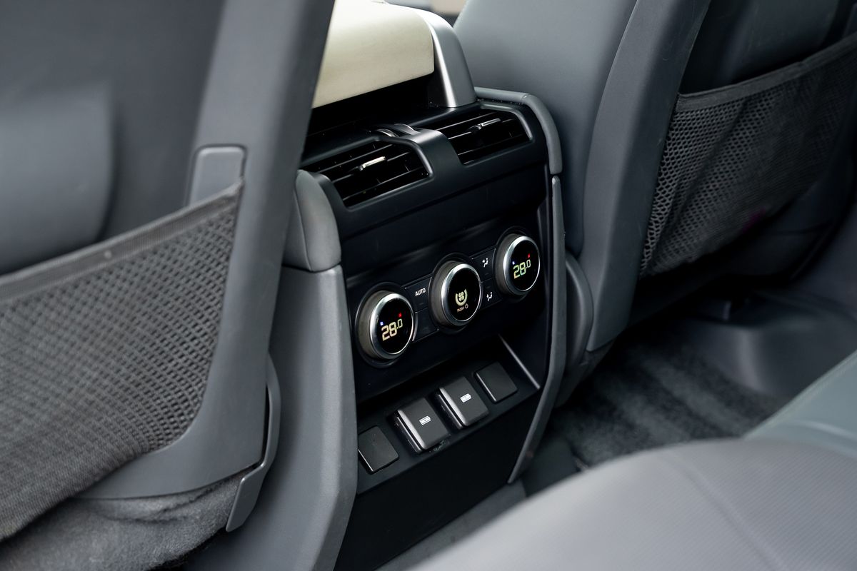 LAND ROVER DEFENDER X-DYNAMIC HSE D MHEV Auto