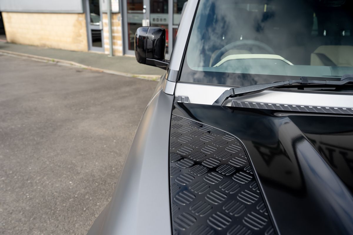 LAND ROVER DEFENDER X-DYNAMIC HSE D MHEV Auto