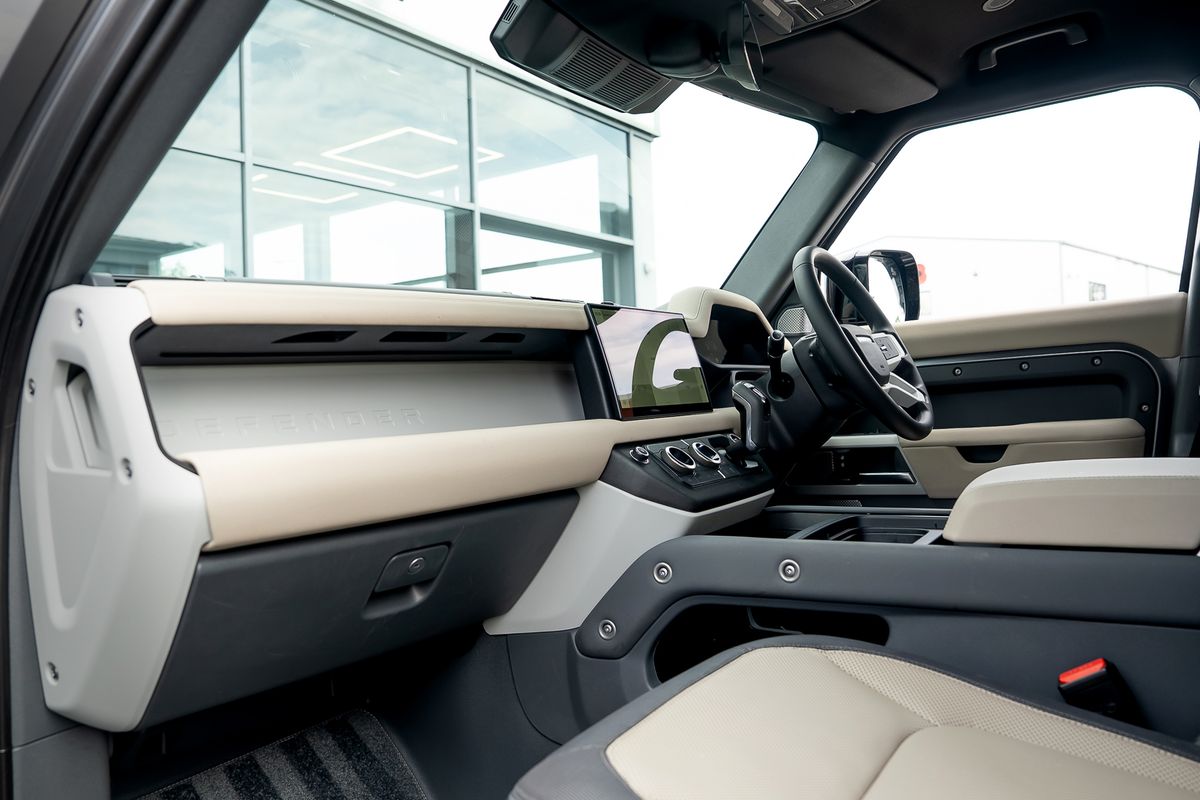 LAND ROVER DEFENDER X-DYNAMIC HSE D MHEV Auto