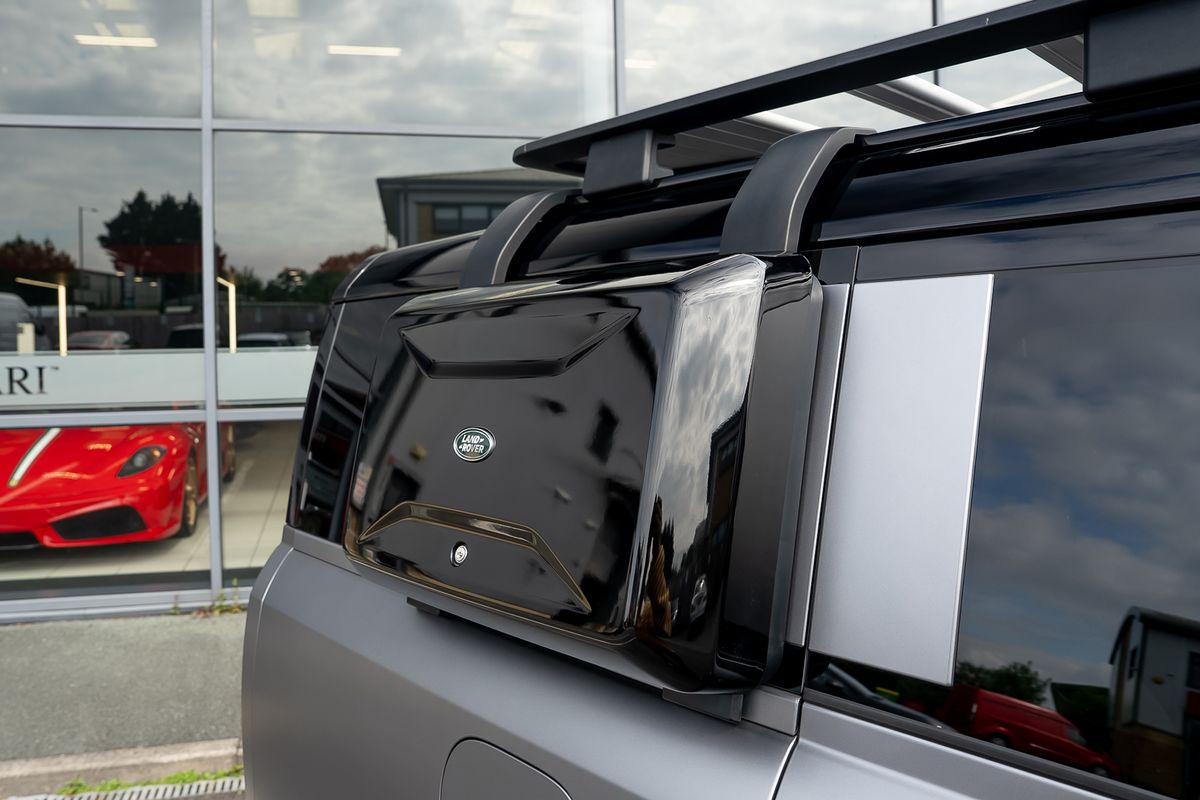 LAND ROVER DEFENDER X-DYNAMIC HSE D MHEV Auto
