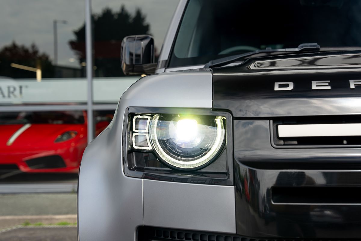 LAND ROVER DEFENDER X-DYNAMIC HSE D MHEV Auto