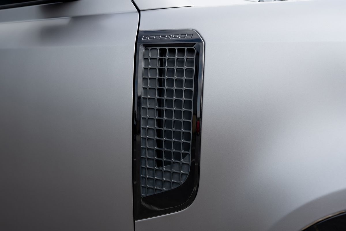 LAND ROVER DEFENDER X-DYNAMIC HSE D MHEV Auto