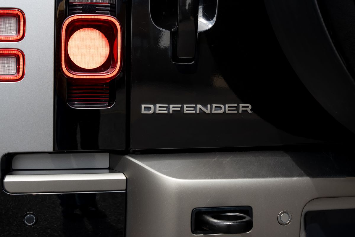 LAND ROVER DEFENDER X-DYNAMIC HSE D MHEV Auto