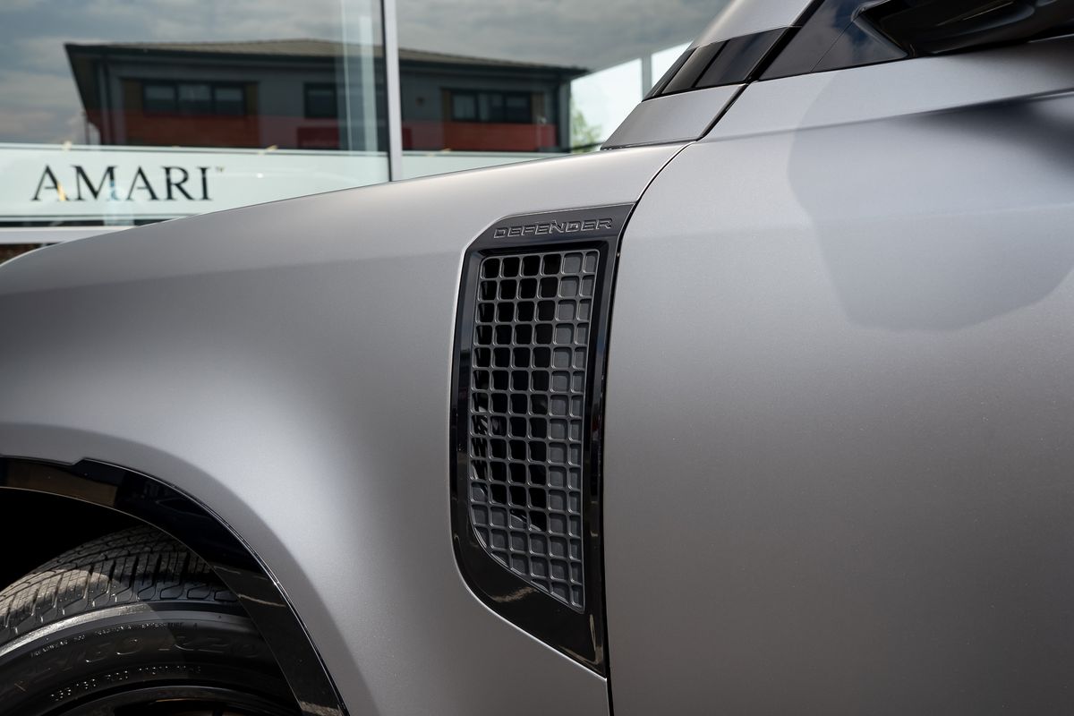 LAND ROVER DEFENDER X-DYNAMIC HSE D MHEV Auto