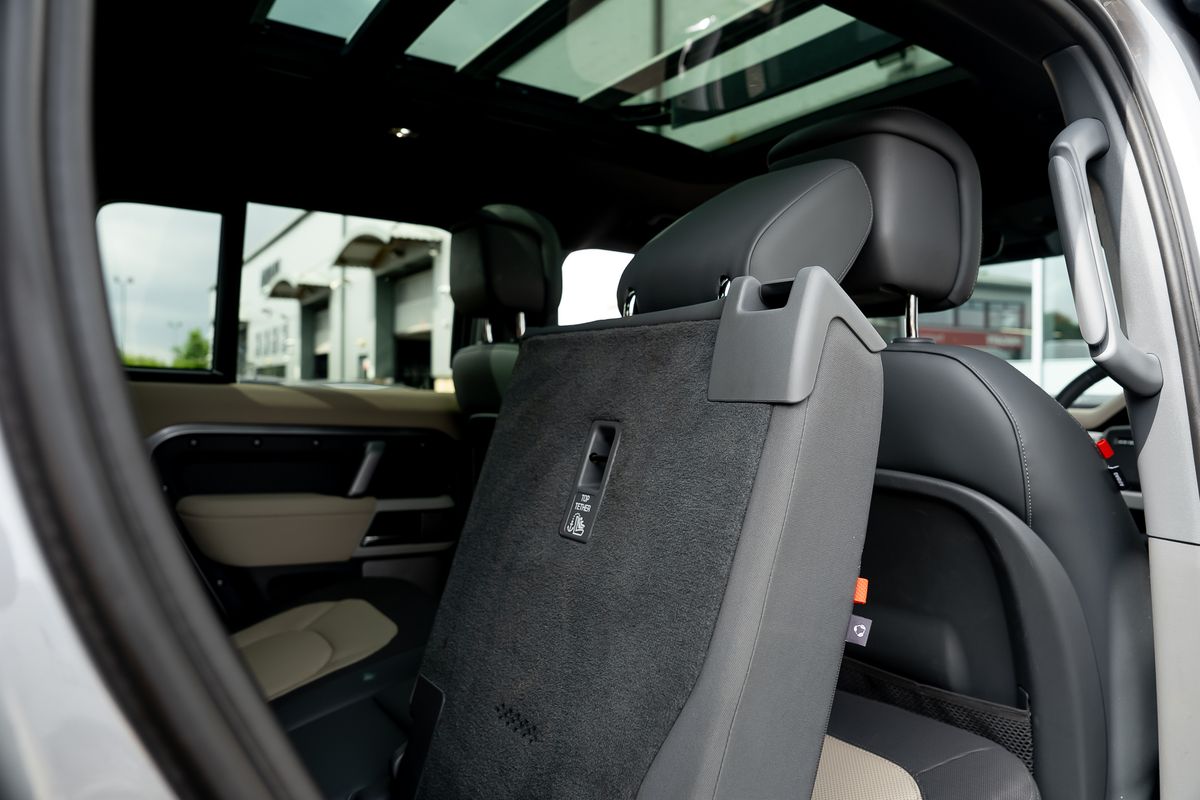 LAND ROVER DEFENDER X-DYNAMIC HSE D MHEV Auto