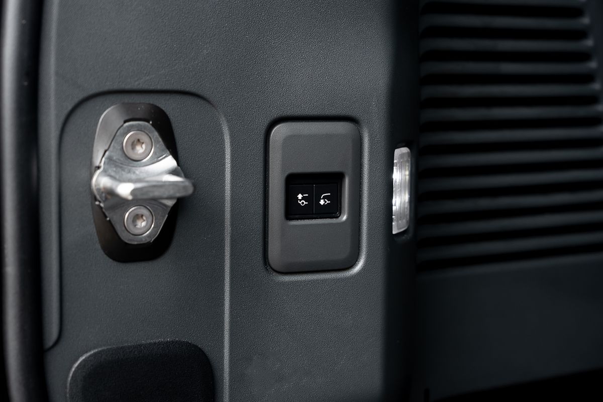 LAND ROVER DEFENDER X-DYNAMIC HSE D MHEV Auto