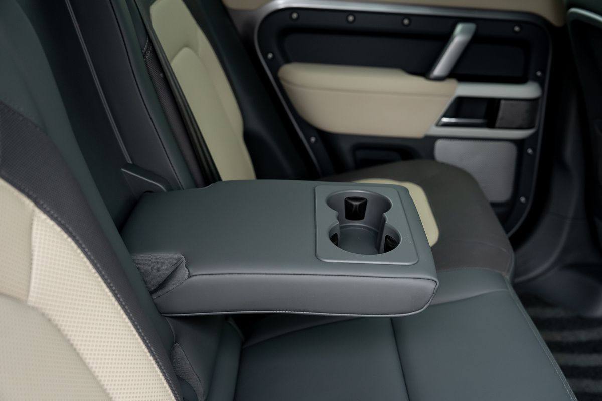 LAND ROVER DEFENDER X-DYNAMIC HSE D MHEV Auto