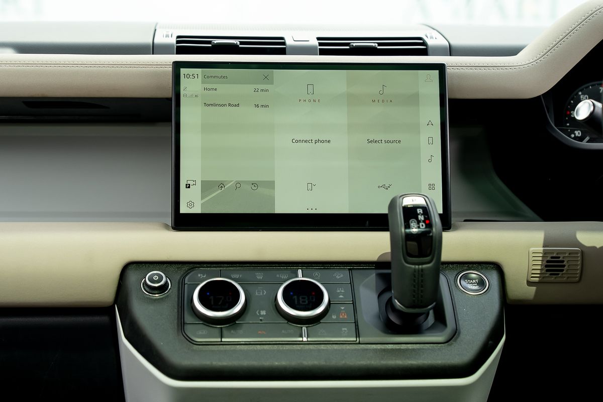 LAND ROVER DEFENDER X-DYNAMIC HSE D MHEV Auto