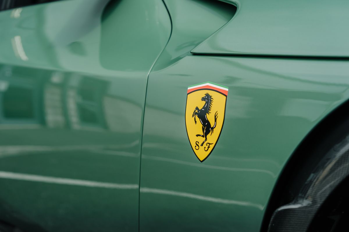 FERRARI PUROSANGUE