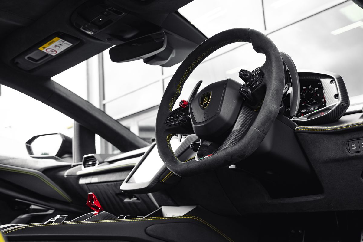 LAMBORGHINI REVUELTO PHEV S-A V12