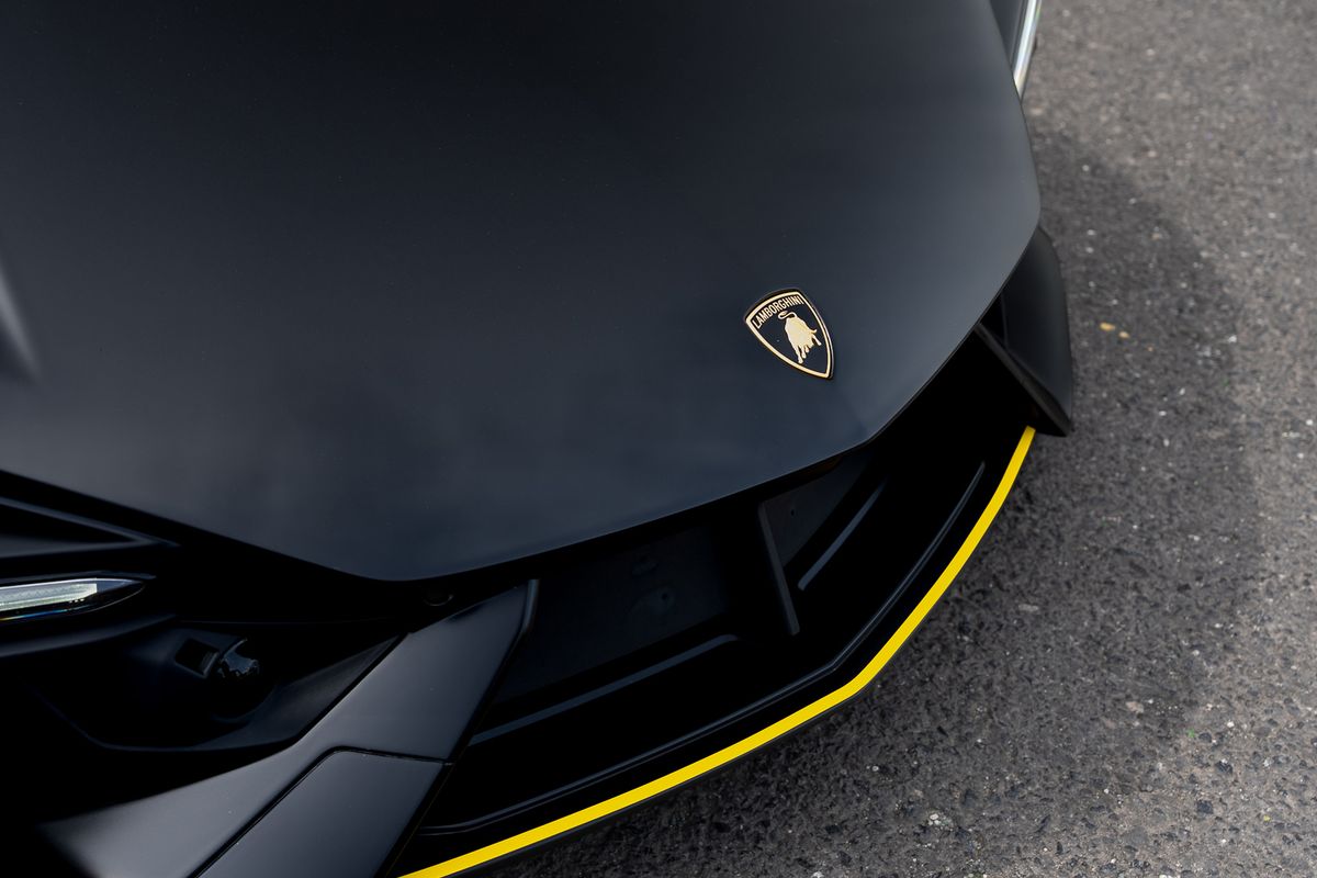 LAMBORGHINI REVUELTO PHEV S-A V12