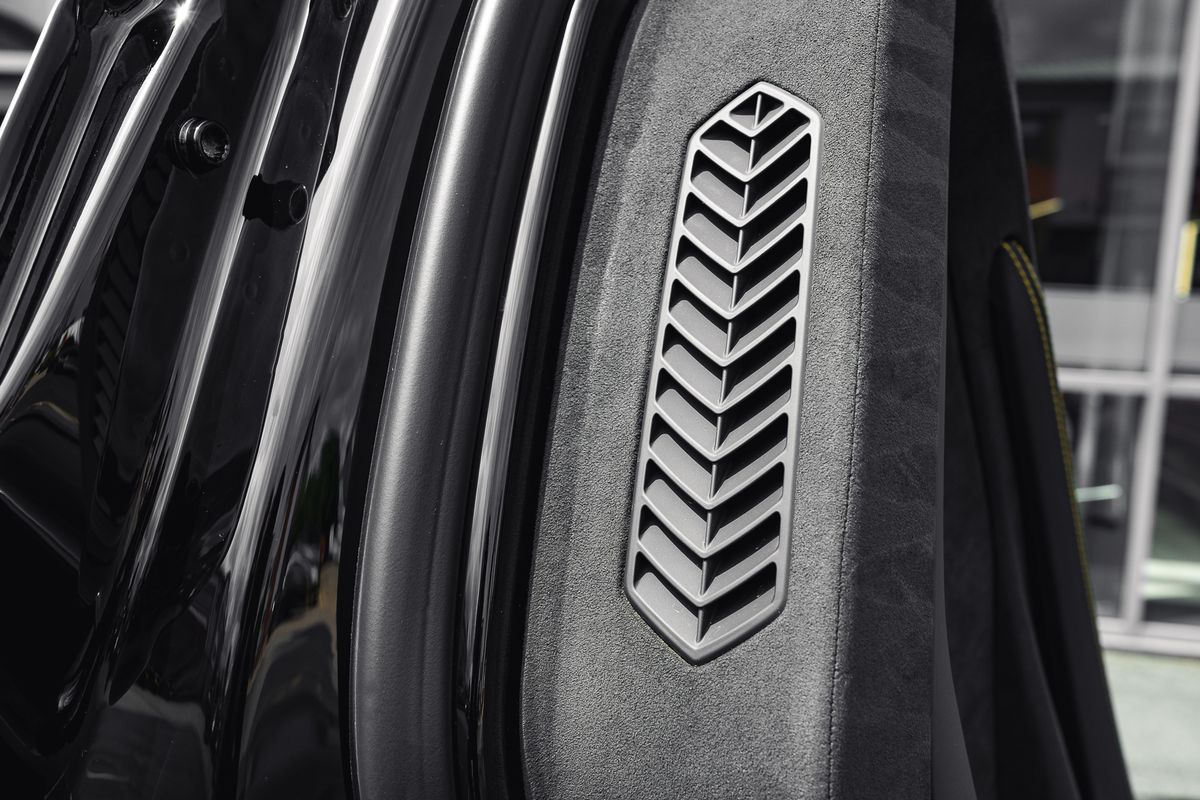 LAMBORGHINI REVUELTO PHEV S-A V12