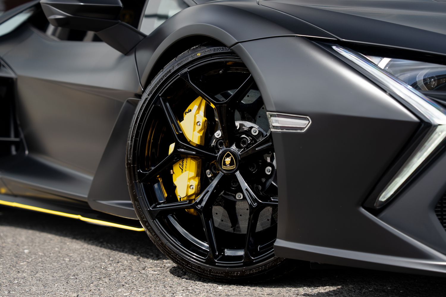 LAMBORGHINI REVUELTO PHEV S-A V12