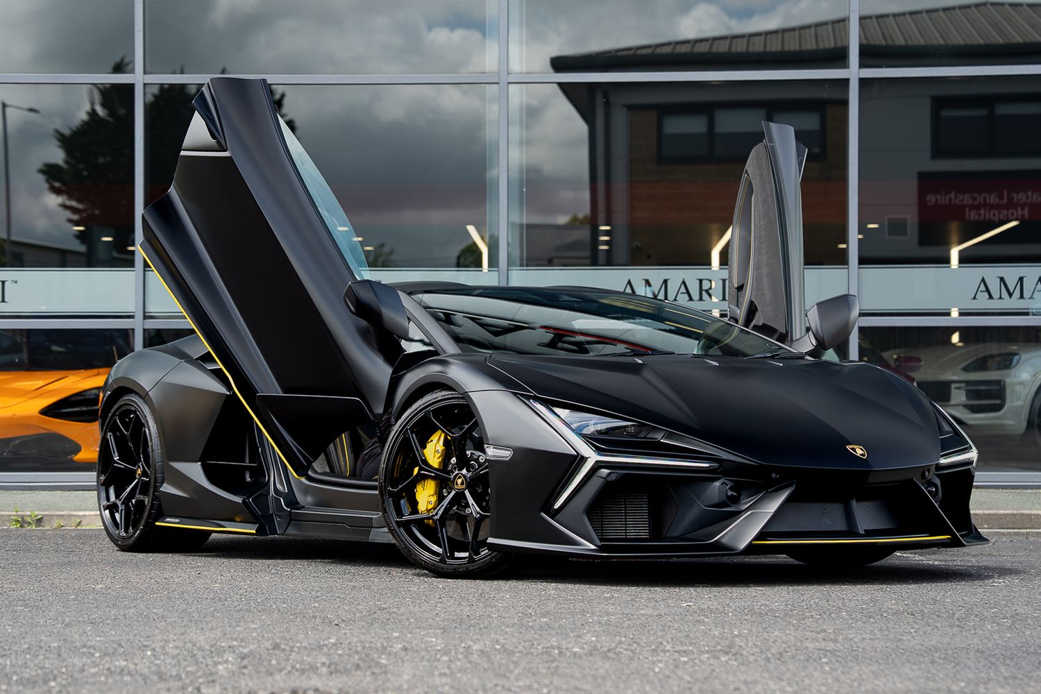 LAMBORGHINI REVUELTO PHEV S-A V12