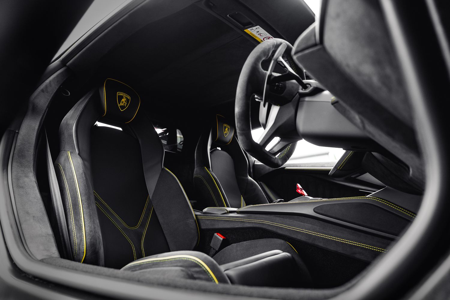 LAMBORGHINI REVUELTO PHEV S-A V12