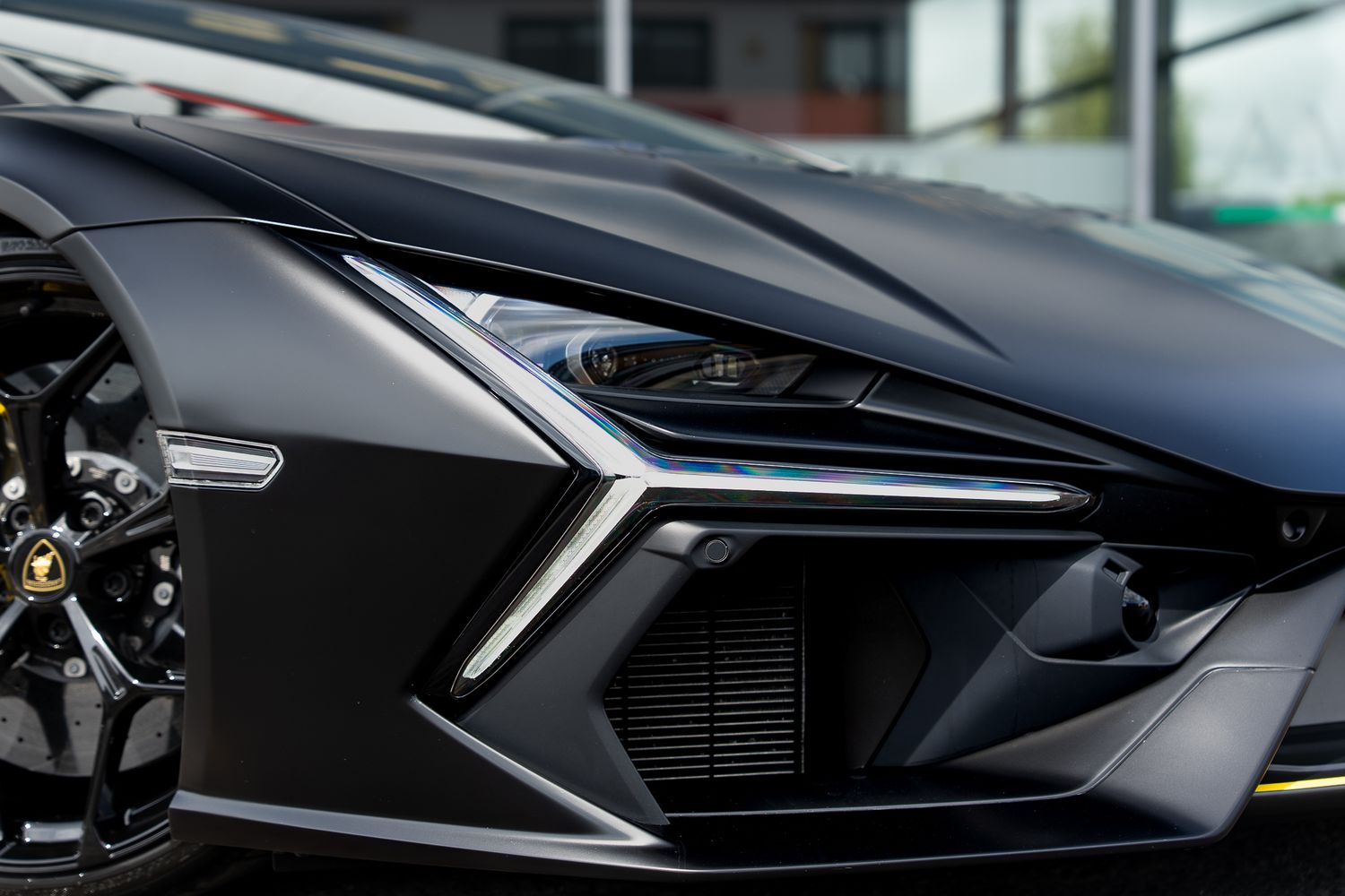 LAMBORGHINI REVUELTO PHEV S-A V12