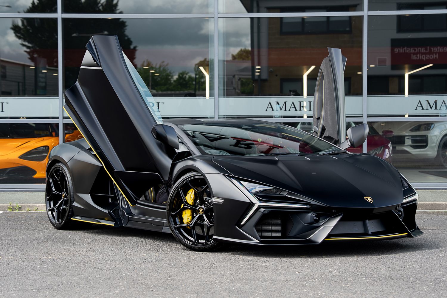LAMBORGHINI REVUELTO PHEV S-A V12