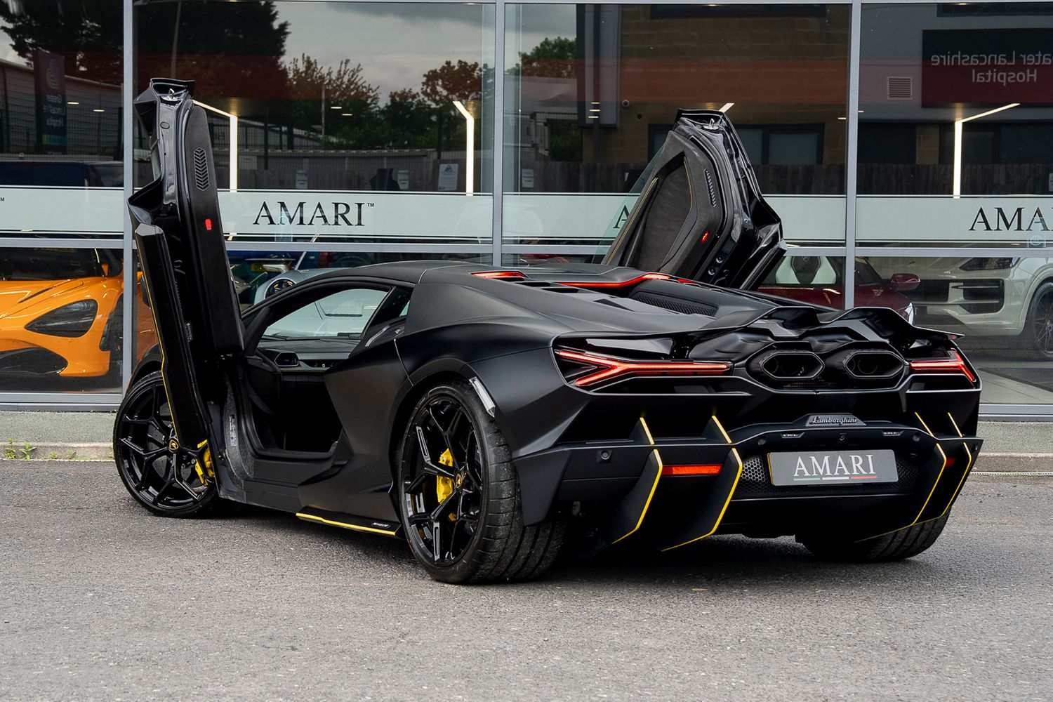LAMBORGHINI REVUELTO PHEV S-A V12
